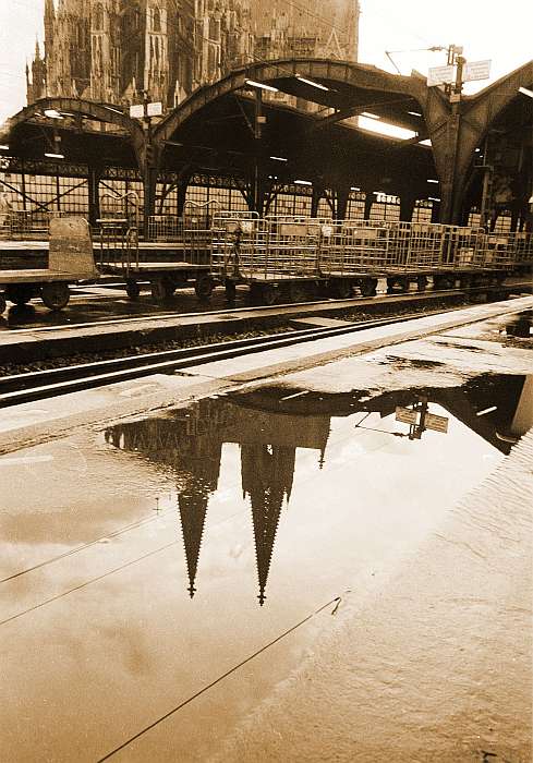 Domspiegel, Lokation: Köln Kategorien: Stadt, Tönung, Datum: 07.10.1981